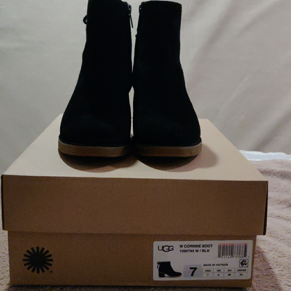 Ugg Ankle Boots MAKE REASONABLE OFFER